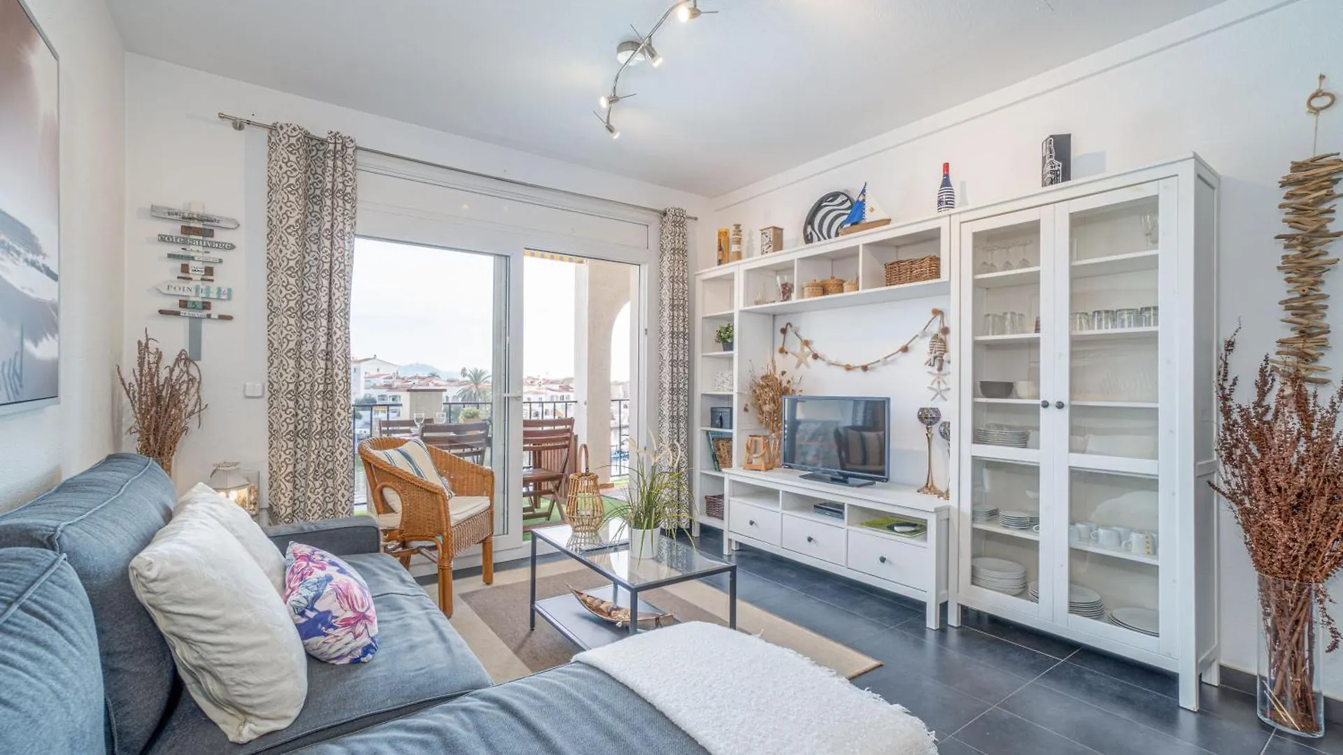 Apart-Rent Apartment Sant Maurici 0137 Empuriabrava 0*,  Spain